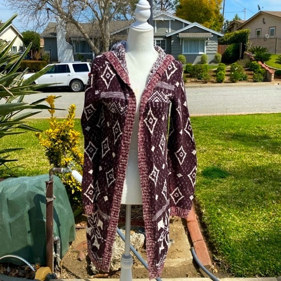 MAURICES BROWN WHITE MAGENTA COZY CARDIGAN with HOODIE Sz M GUC - Picture 3 of 11
